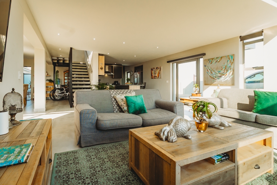 5 Bedroom Property for Sale in Kingswood Golf Estate Western Cape